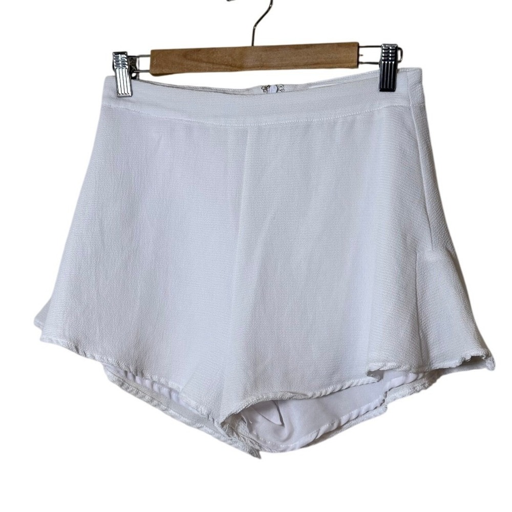 Superdown Women Shorts Small White Flared Crepe High Rise Coquette Minimalist